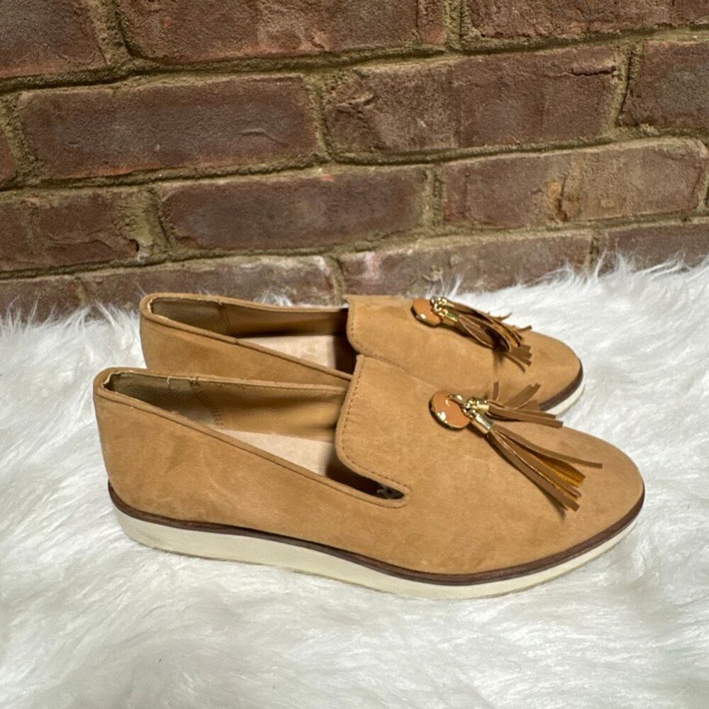 Lindsay Phillips Women’s Dayna Tan Loafer Size 9